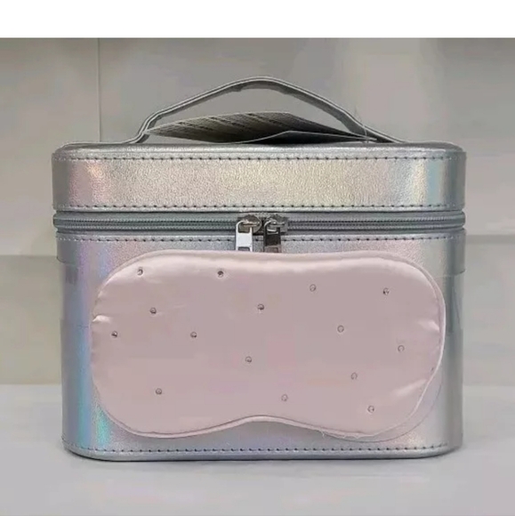 Claire's Makeup Beauty Box 22 Piece Makeup Set Silver Glow Box - Picture 2 of 9